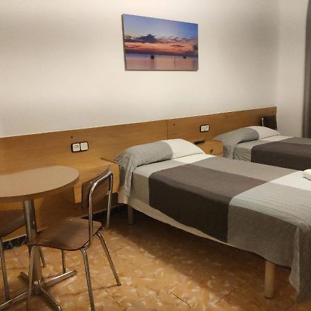 Fonda Ca La Maria Hotel Avinyo ภายนอก รูปภาพ