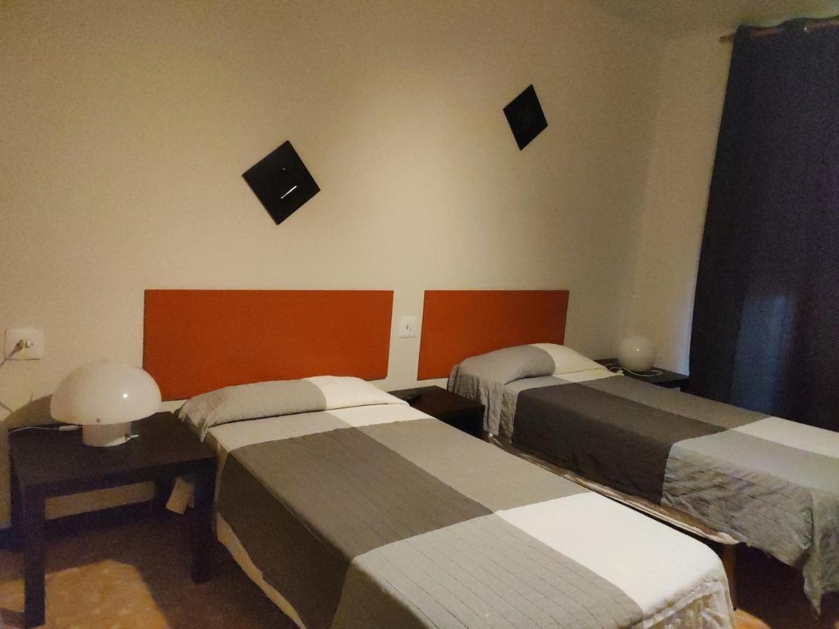 Fonda Ca La Maria Hotel Avinyo ภายนอก รูปภาพ