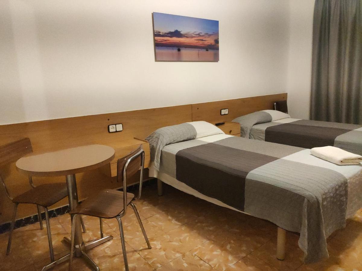 Fonda Ca La Maria Hotel Avinyo ภายนอก รูปภาพ